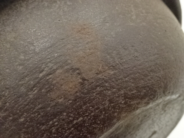  一ノ瀬宗辰・菊地正直造　唐銅切合朝鮮風炉　霰紋真形釜添（花押有）（共箱）